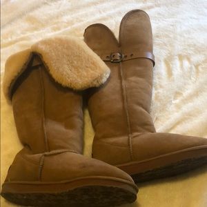 Emu Australia Sheepskin Illoura Boots